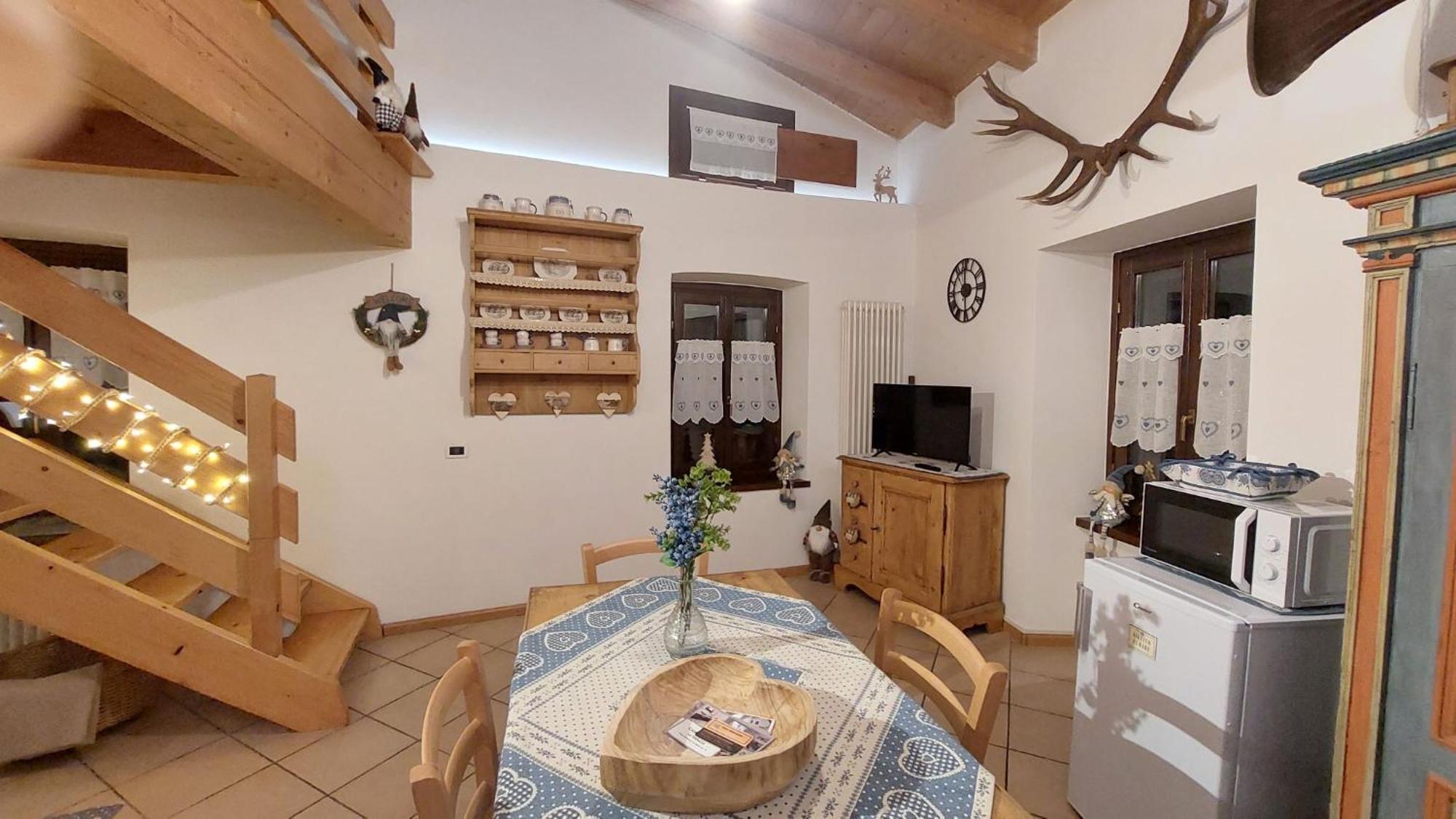Loft Della Perpetua Di Casa Bernardi, Fuga Romantica Petfriendly Montagnaga  Kültér fotó